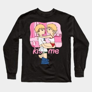 kiss me Long Sleeve T-Shirt